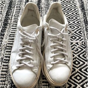 Louis Vuitton sneakers size 9